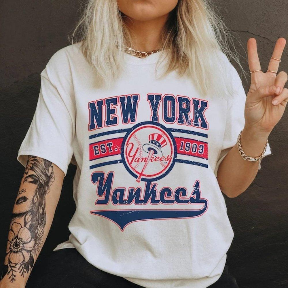 New York Yankees 90s Baseball Retro Fan Graphic Classic Unisex T-Shirt